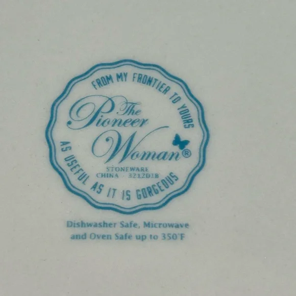 The Pioneer Woman Mazie Ceramic Bowl With Lid - Picture 5 of 5